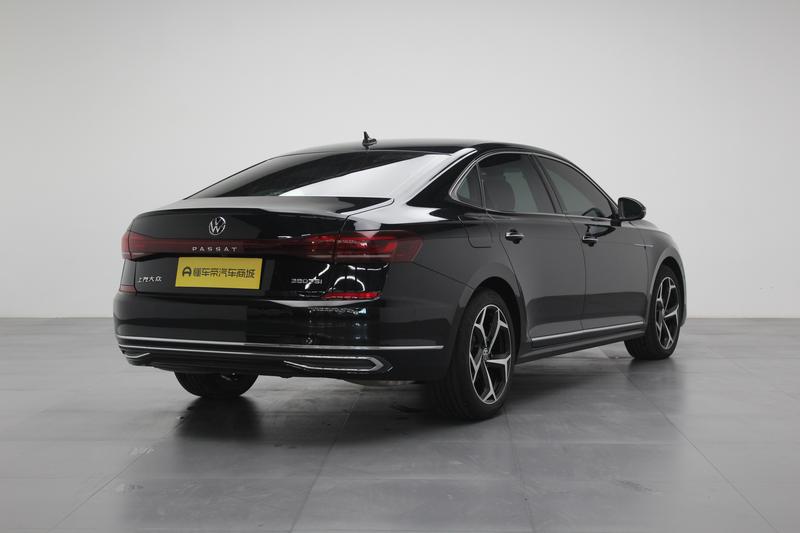 Volkswagen Passat 2024