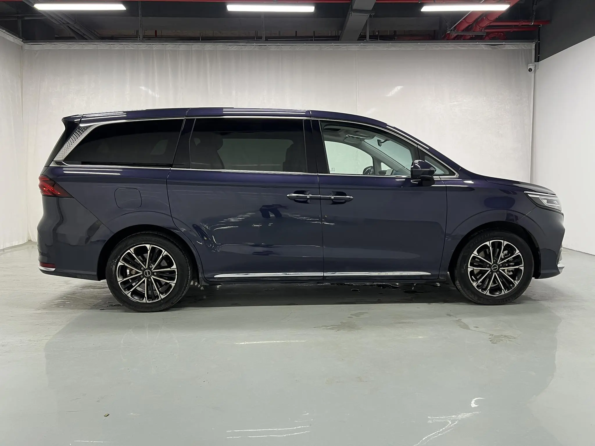 Roewe Roewe iMAX8 400TGI Reunion Edition