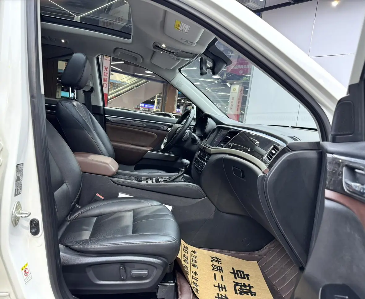 GAC Trumpchi GS8 320T two-wheel drive luxury Zhilian Edition 7 seats
