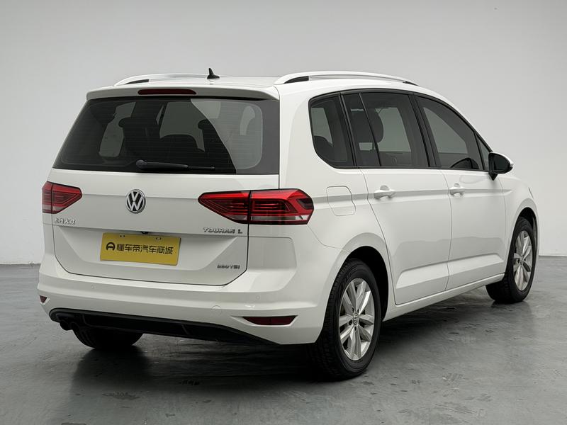 Volkswagen Touran L 2016