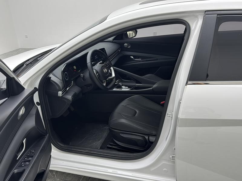 Hyundai Elantra 2023