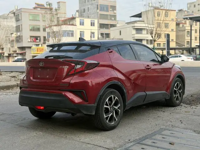 TOYOTA Toyota C-HR 2.0L Deluxe Edition