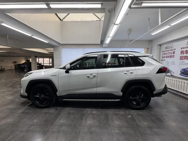 TOYOTA RAV4 Rongfang Dual-engine 2.5L CVT four-wheel drive Elite Plus edition