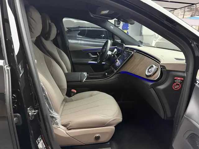 Mercedes-Benz Mercedes-Benz EQE SUV EQE SUV 500 4MATIC Pioneer Edition