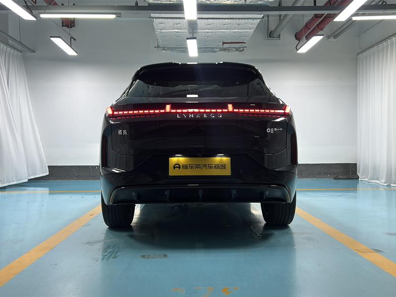 Lynk & Co Lynk&Co 08 EM-P 2023