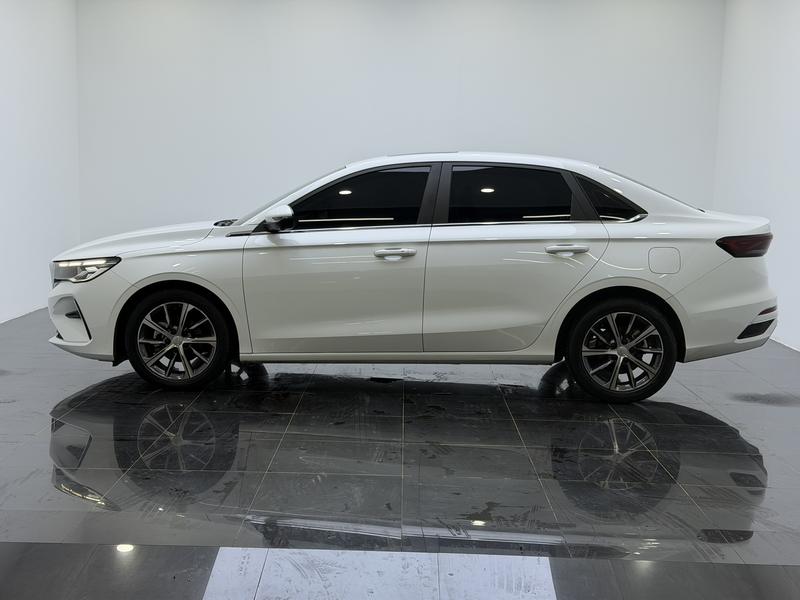 Geely Emgrand 2022