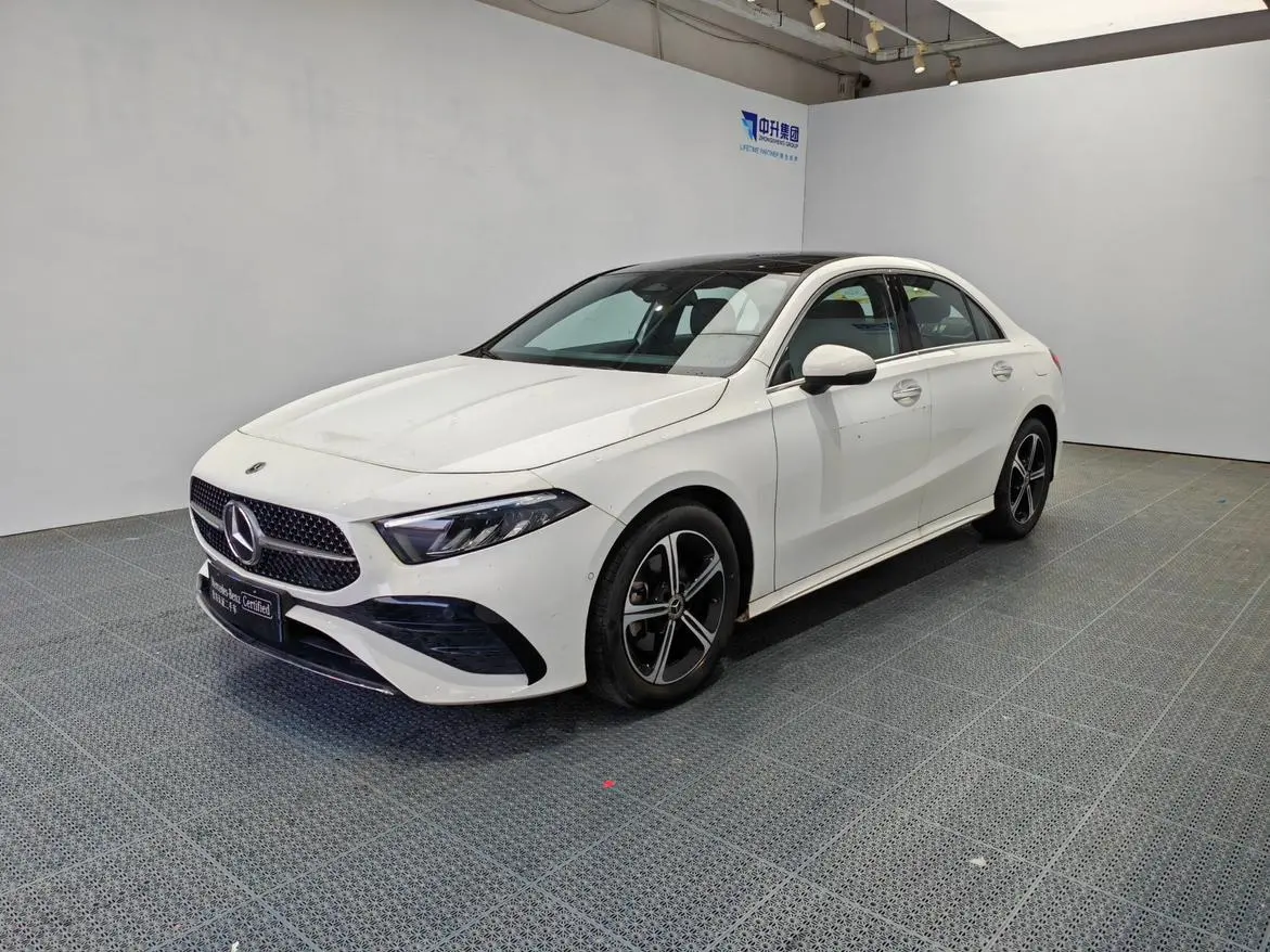 Mercedes-Benz Mercedes-Benz A-class A 200 L sports sedan fashion Version