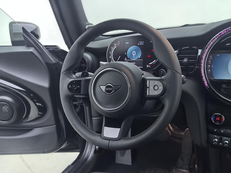 MINI MINI 2023