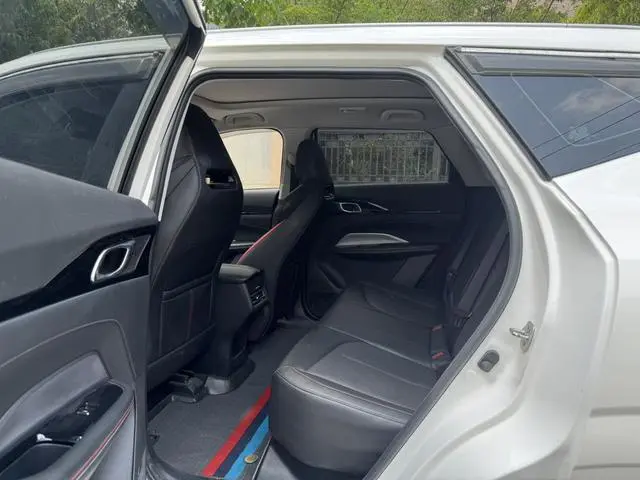 Changan Auchan Changan Auchan Z6 Blue Whale 1.5T DCT Smart Collar Type