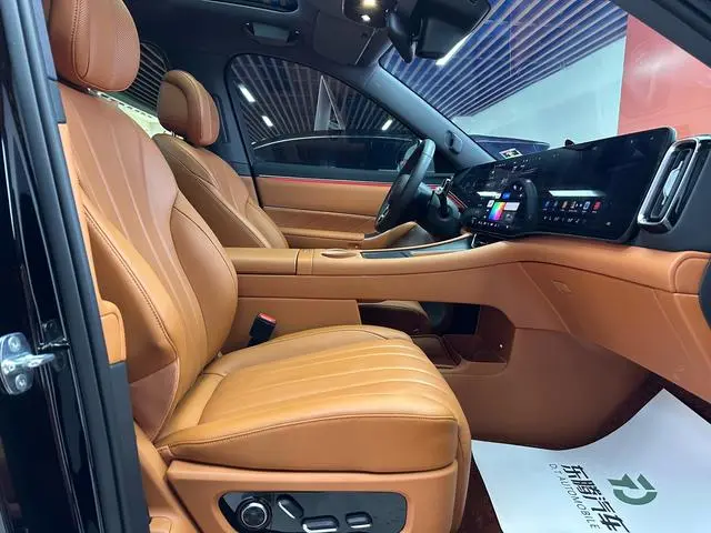 AITO Ask the world M8 Extended range Max+ six-seater version