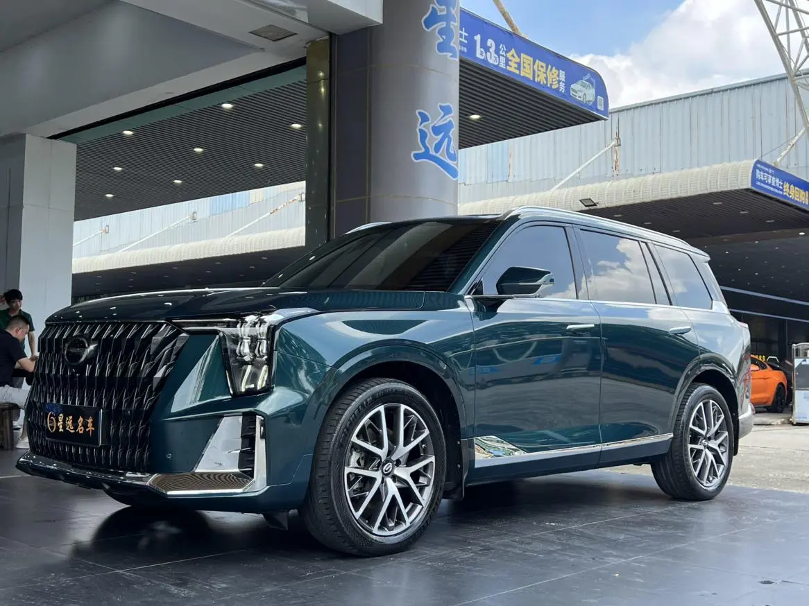 GAC Trumpchi GS8 Pilot Series 2.0 TGDI two-wheel drive Premium Edition 7-seater