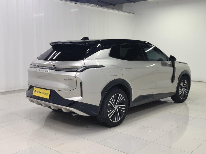 Lynk & Co Lynk&Co 08 EM-P 2023