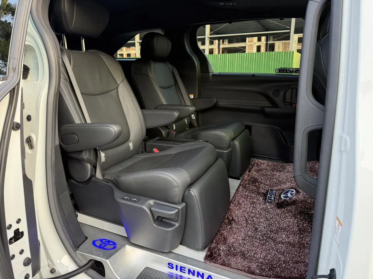TOYOTA Saina Dual engine 2.5L Premium Edition