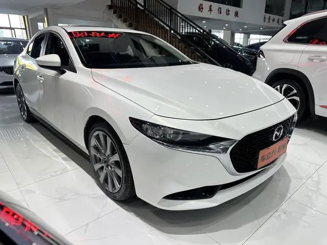Mazda Mazda 3 Angkesaila 2.0L automatic quality dazzling version