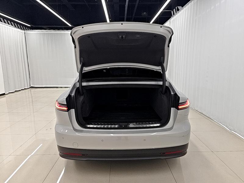 NIO NIO ET7 2024