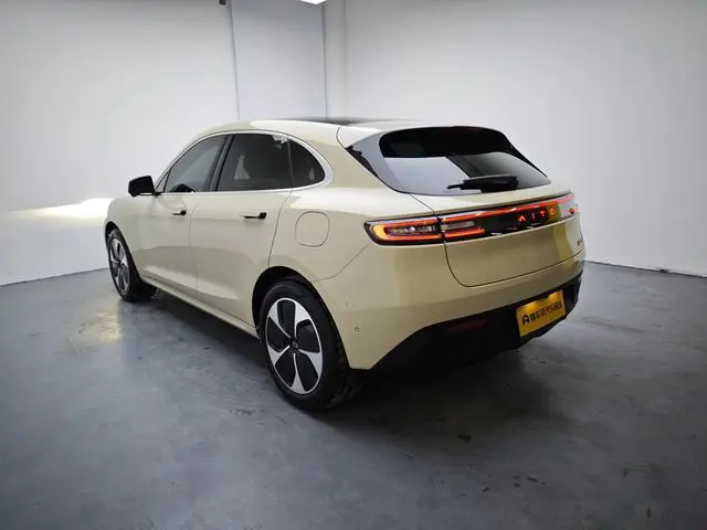 AITO Ask the world M5 Pure electric rear drive standard version