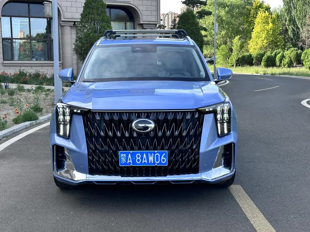 GAC Trumpchi GS8 Dual engine series 2.0TM hybrid four-wheel drive Premium Edition 7-seater