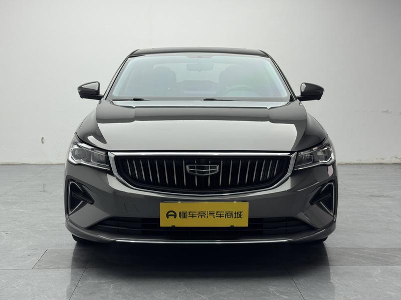 Geely Emgrand 2022