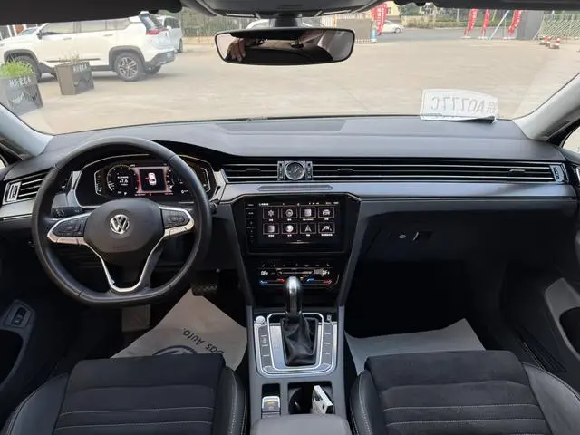 Volkswagen Magotan 330TSI DSG Luxury
