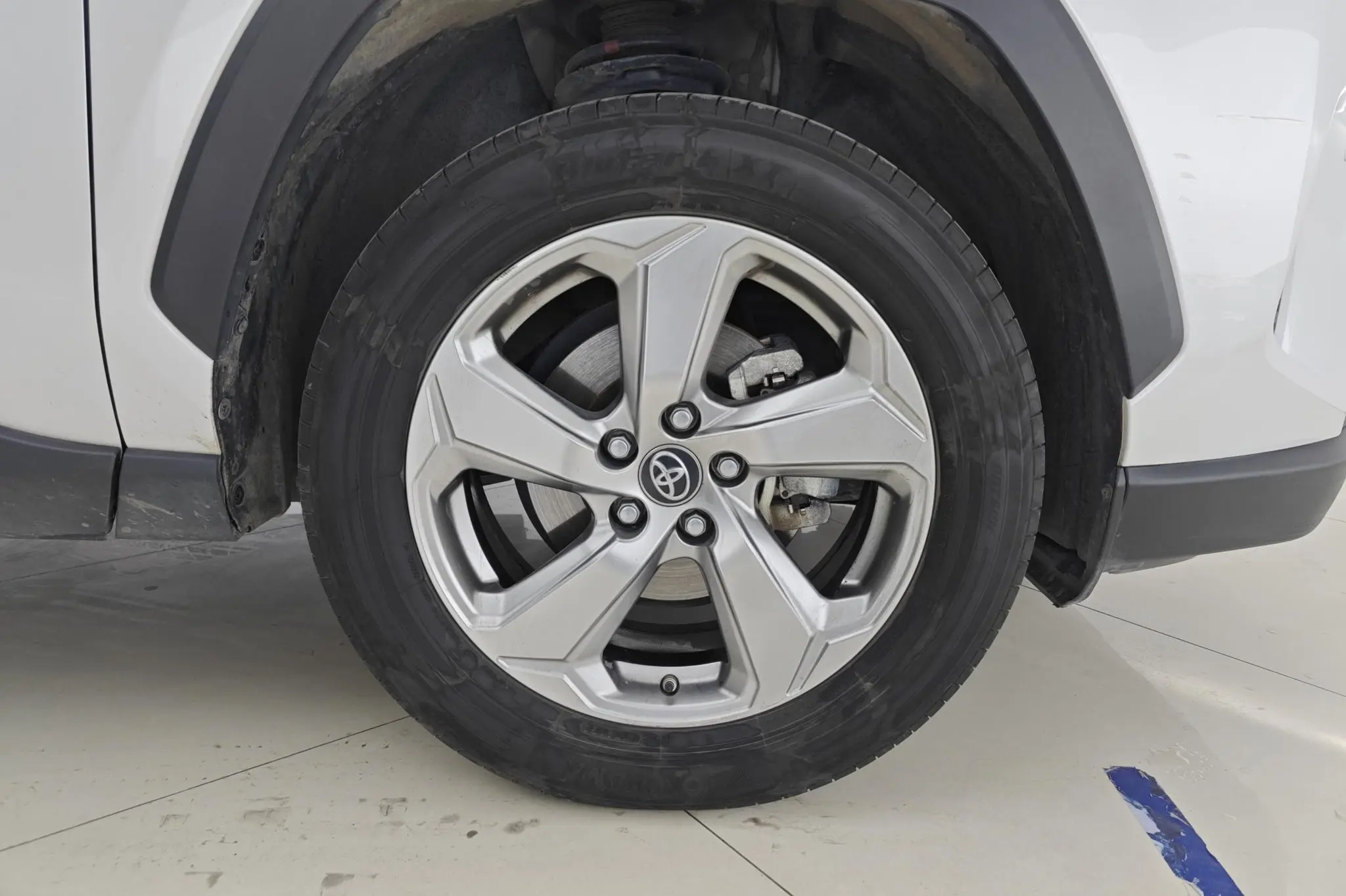 TOYOTA RAV4 Rongfang 2.0L CVT two-wheel drive fashion PLUS version