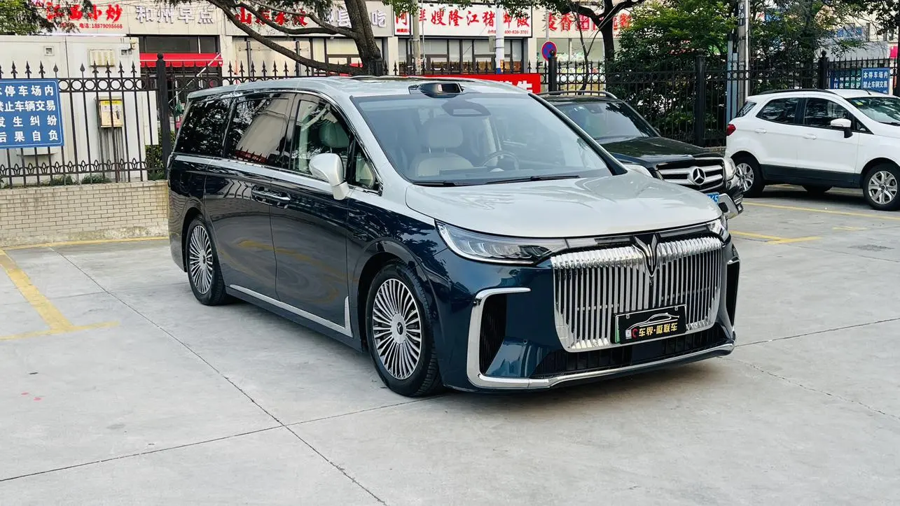 VOYAH Lantu Dreamer PHEV Four-wheel drive flagship dry version
