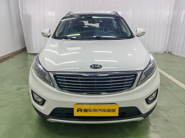 Kia Smart running 2.0L automatic two-wheel drive version DLX