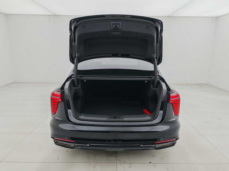 Hongqi Red Flag H5 2025