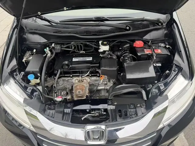 Honda Odyssey 2.4L Deluxe Edition