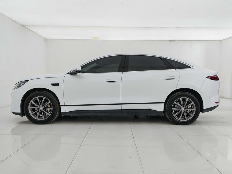 BYD Qin L EV 2025