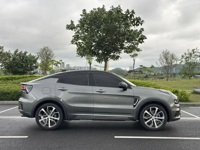 LYNK & CO Lynk 05 2.0TD four-wheel drive Halo