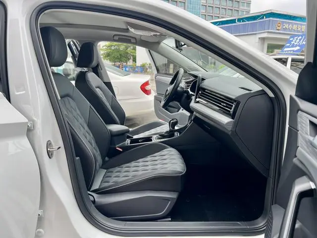 Volkswagen Sagitar 300TSI DSG Beyond Edition