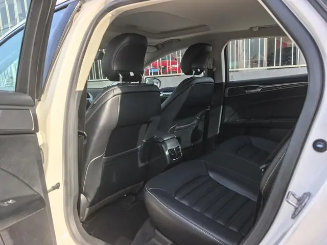 Ford Mondeo EcoBoost 180 fashion type