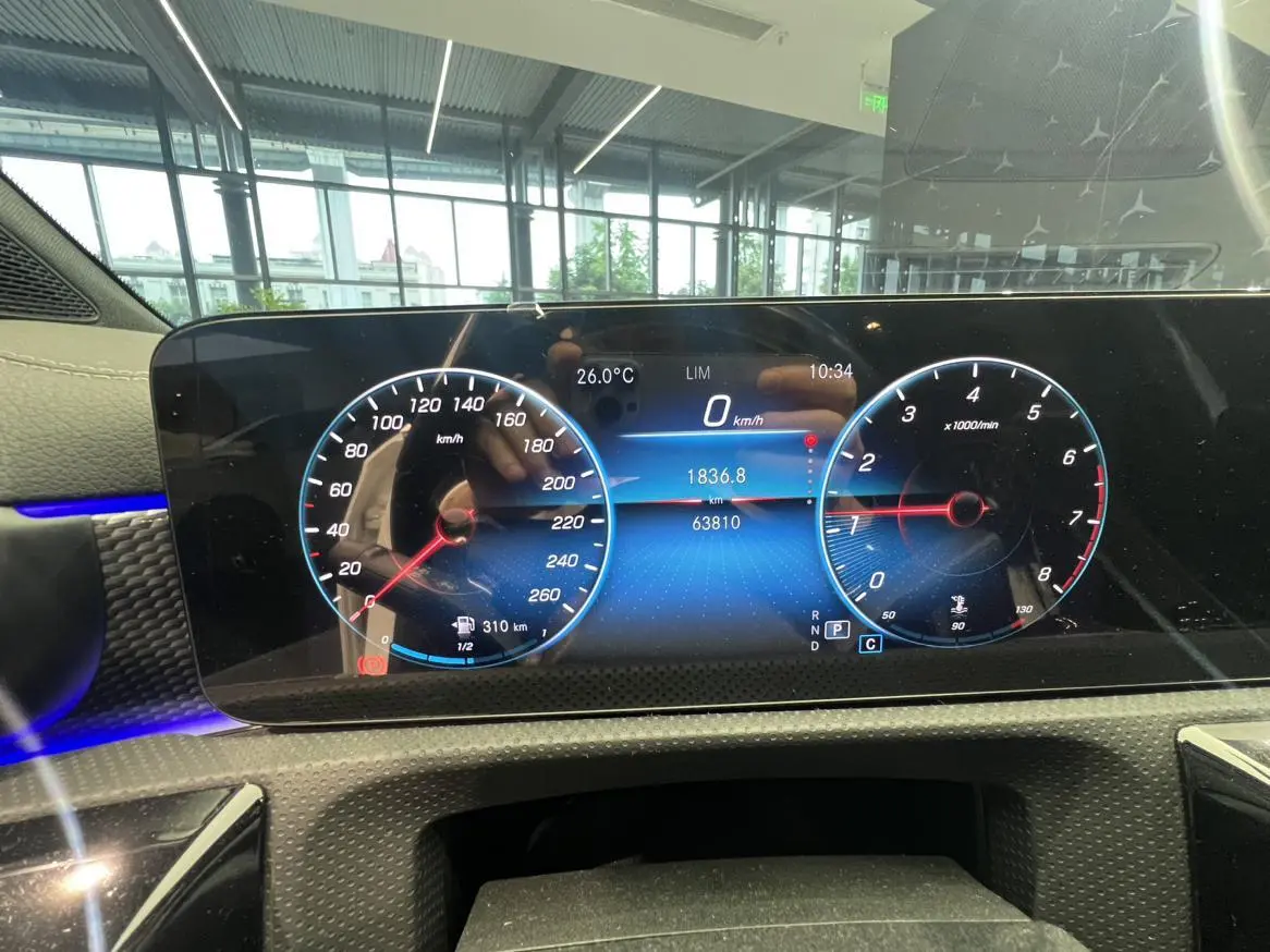 Mercedes-Benz Mercedes-Benz A-class Facelift A 200 L sports sedan dynamic version
