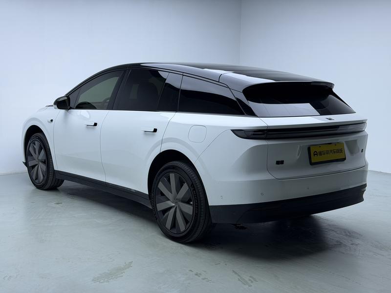 Li Auto Ideal i6 2025