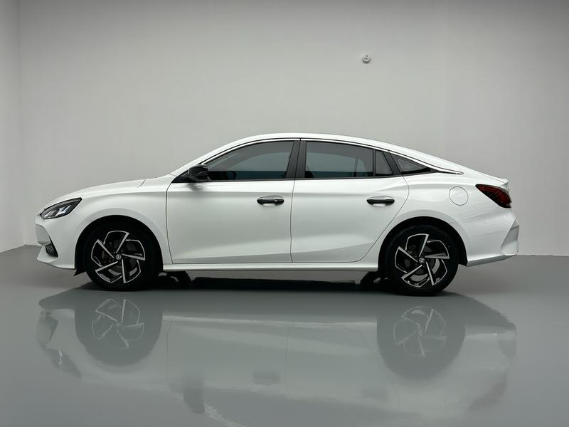 MG MG5 2021