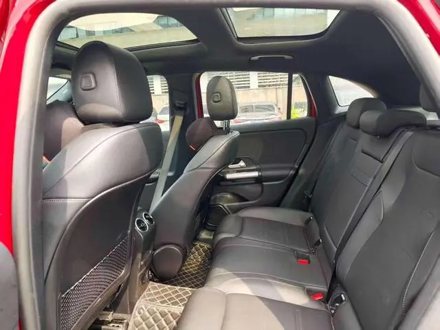 Mercedes-Benz Mercedes-Benz GLA GLA 200