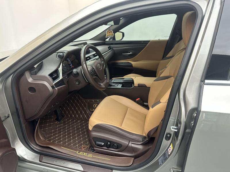 Lexus Lexus ES 2020