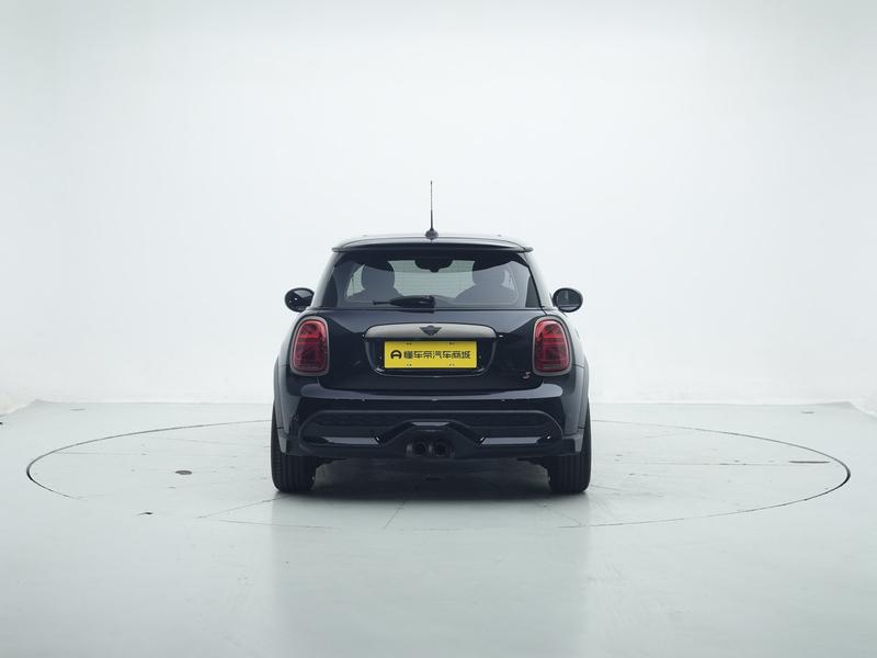 MINI MINI 2023