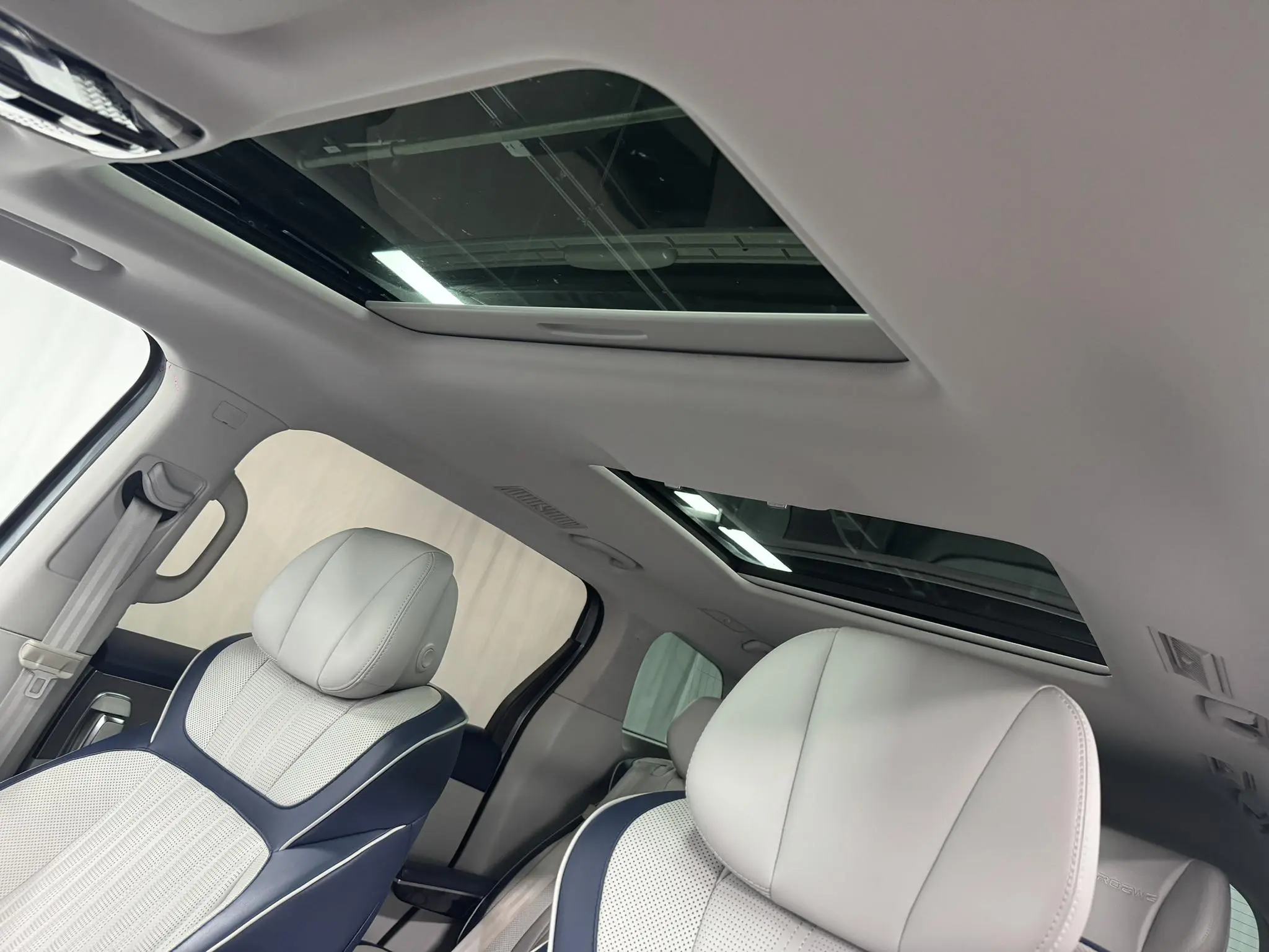 Roewe Roewe iMAX8 400TGI Supreme Series Extreme Edition
