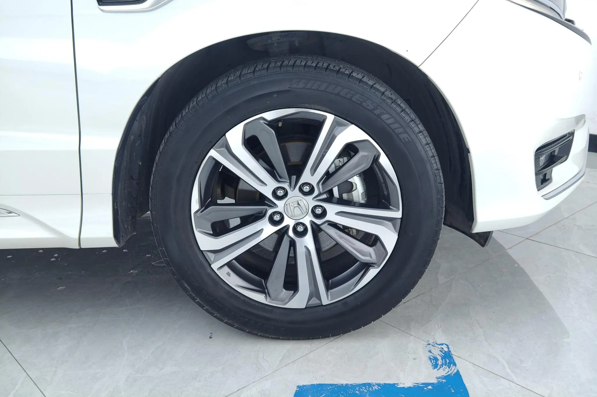 Honda Honda UR-V 240TURBO two-wheel drive Elegant version