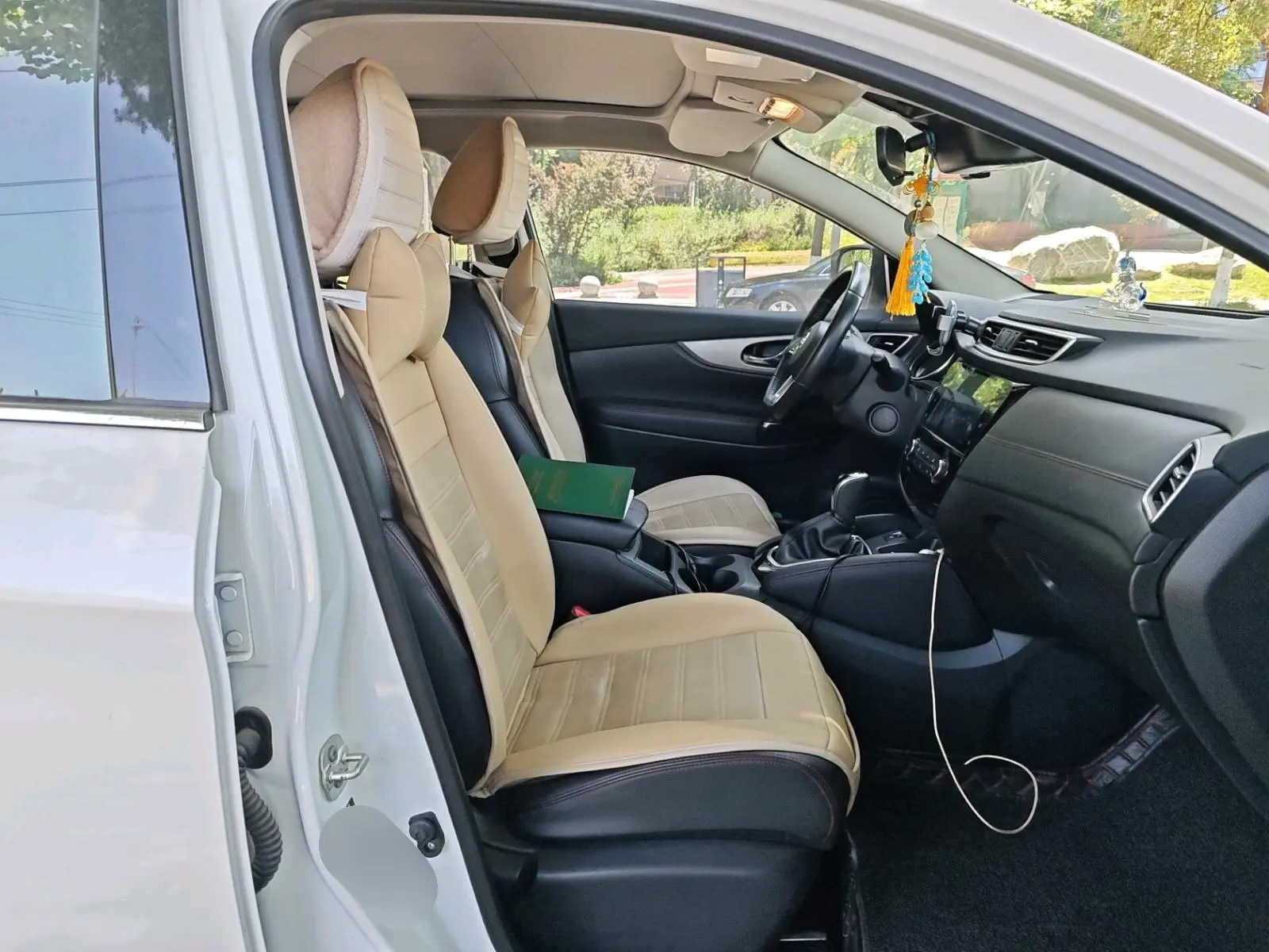 Nissan Qashqai 2.0L CVT Deluxe Edition