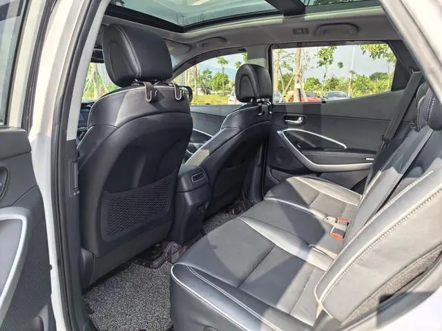 Hyundai Shengda 2.0T automatic four-wheel drive intelligent 7-seater