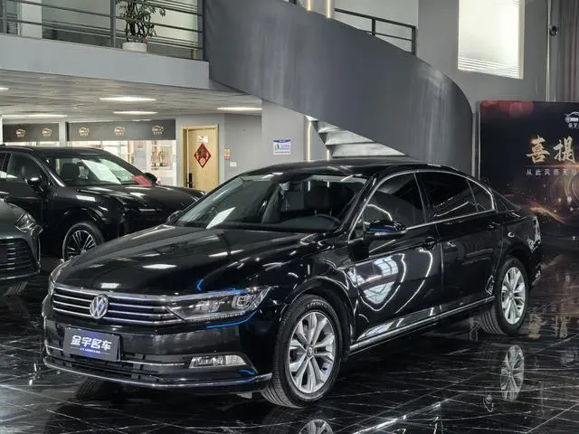 Volkswagen Magotan 330TSI DSG Luxury Country VI