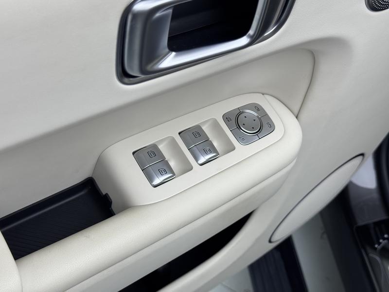 Li Auto Ideal L8 2024