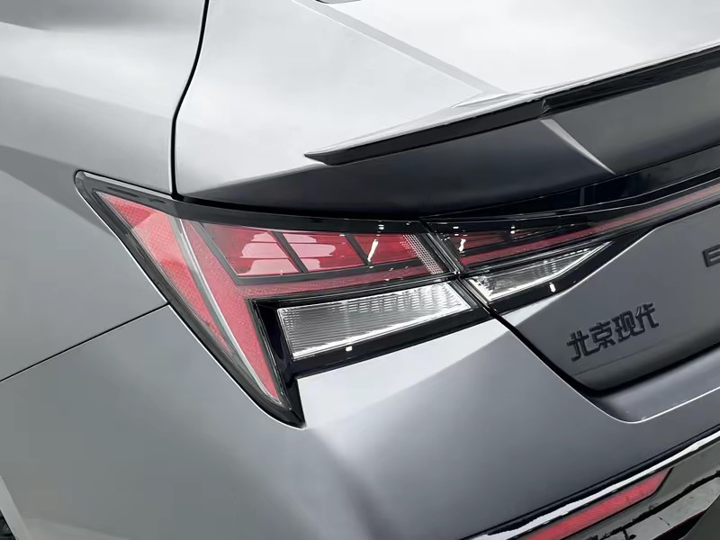 Hyundai Elantra 2023