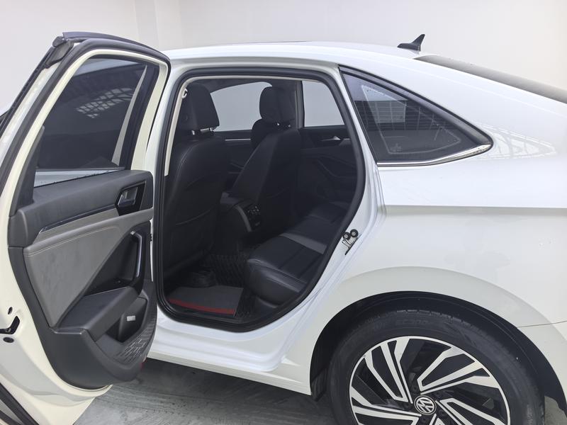 Volkswagen Sagitar 2021