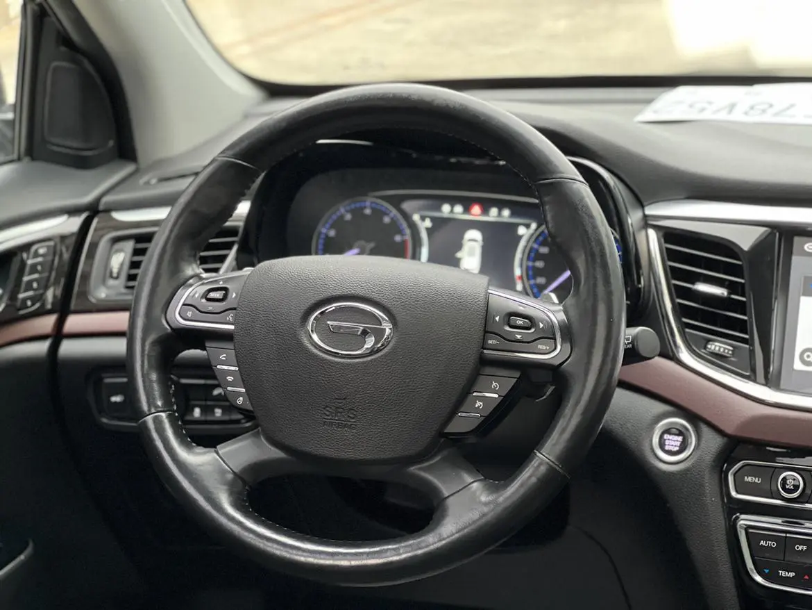 GAC Trumpchi GS8 320T two-wheel drive premium edition 7 seats
