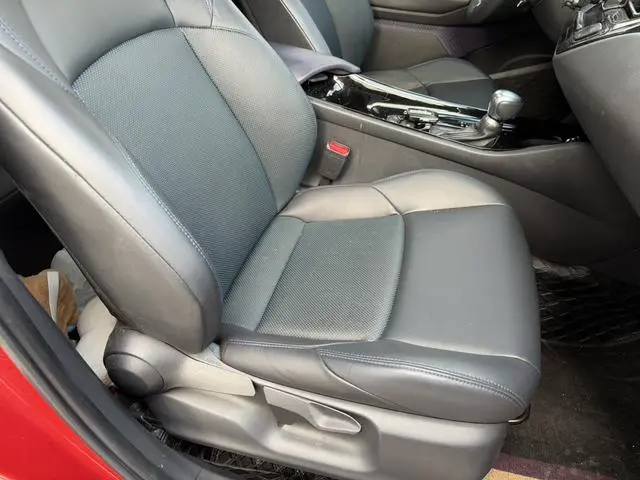 TOYOTA Toyota C-HR 2.0L Deluxe Edition