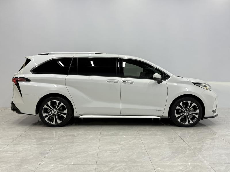 Toyota Gravia 2023