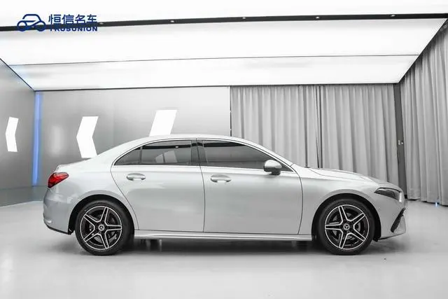 Mercedes-Benz Mercedes-Benz A-class A 200 L sports sedan fashion Version